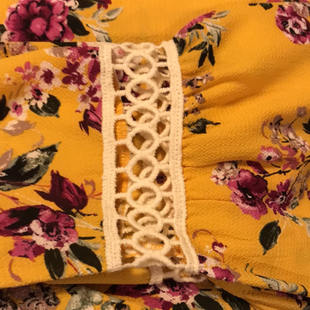 E) NOBO Floral Yellow Medium 
One-Piece Kimono Cardigan with Lace Trim - Picture 8 of 9